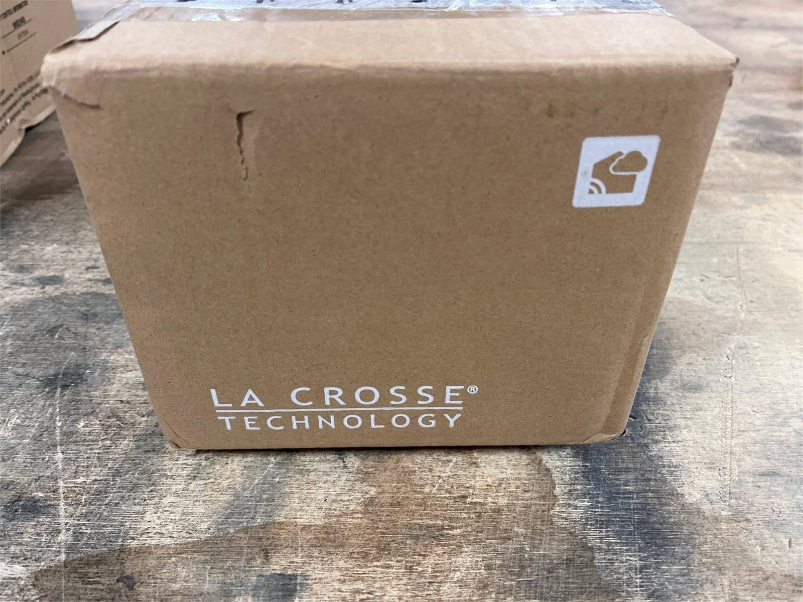 La Crosse Technology Temp Tracker Wi-Fi Alert & Monitoring System X100-TH-01 NEW